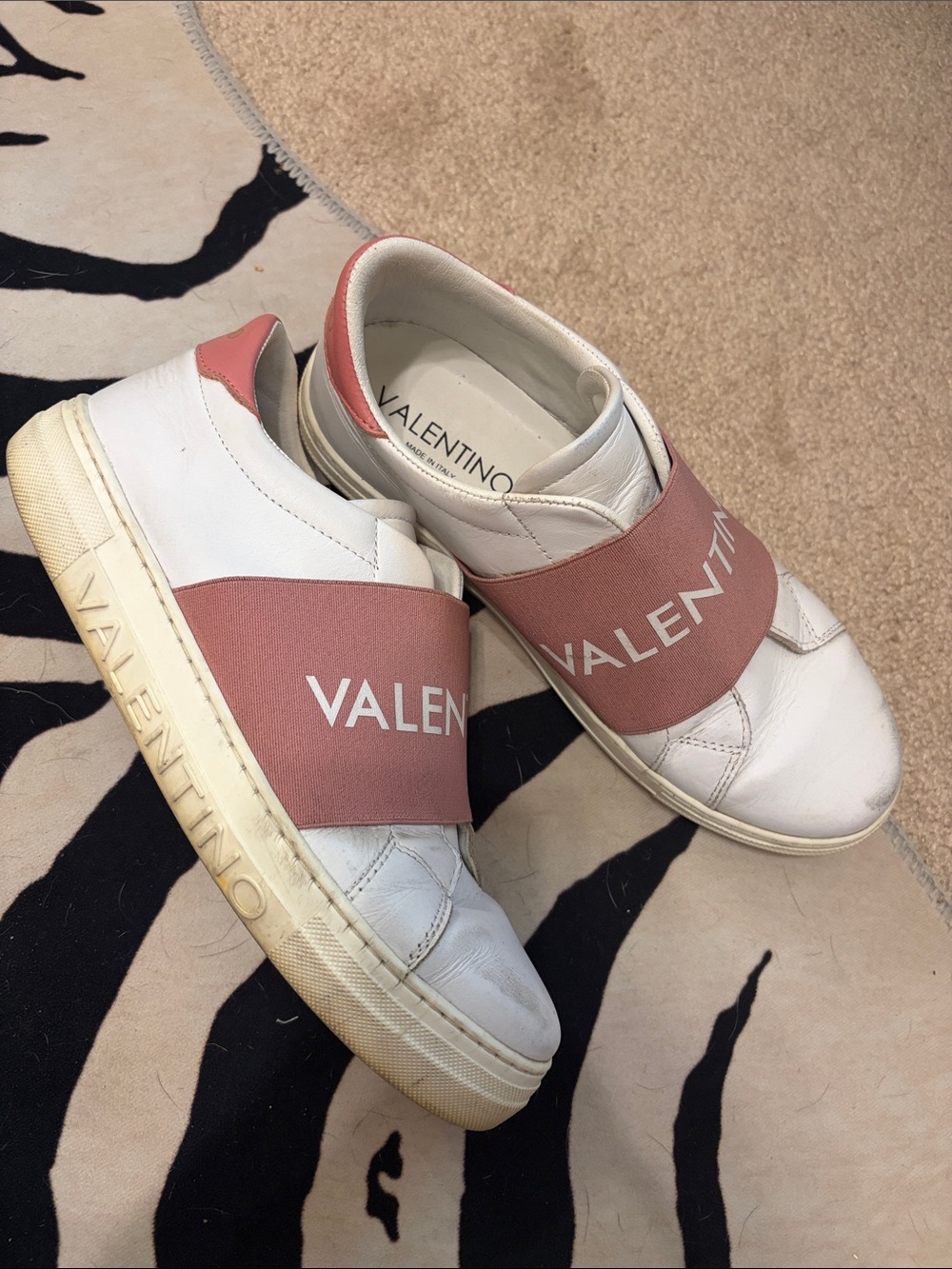 White faux Leather Slip-On Sneakers with Dusty Pink Elastic Strap V sz8